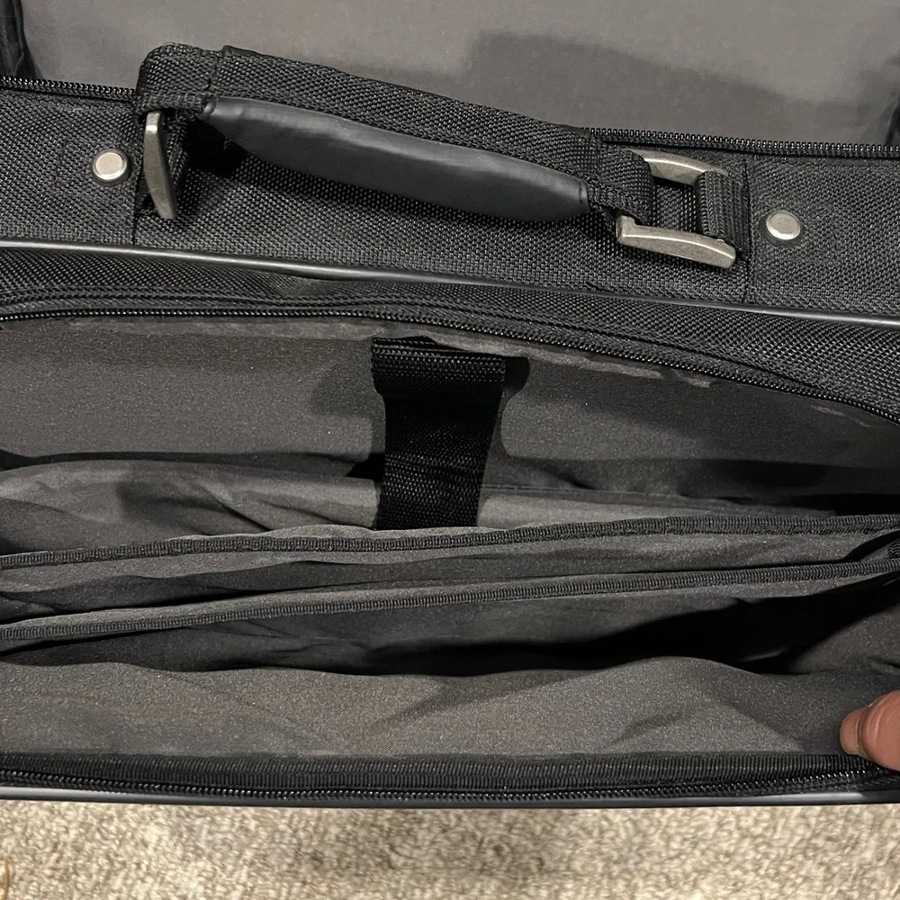 Samsonite Black Laptop Shoulder Messenger Bag